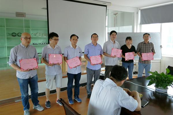 精益生產項目頒發(fā)聘任書 精益生產項目頒發(fā)聘任書