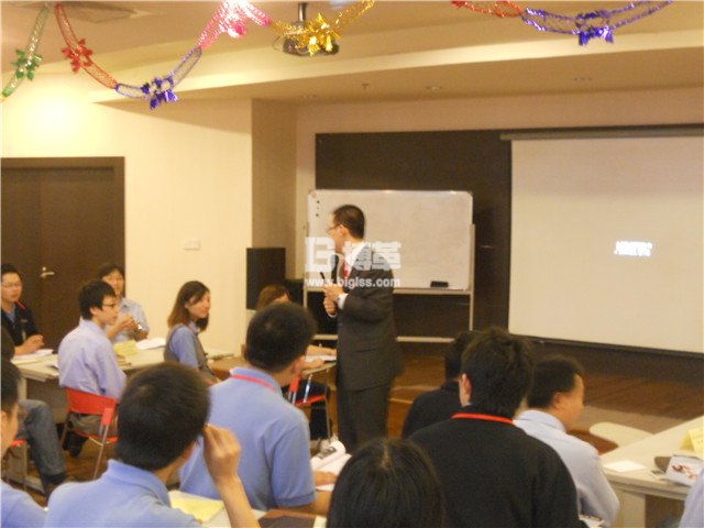 上海展華電子班組管理內部講師培訓現場