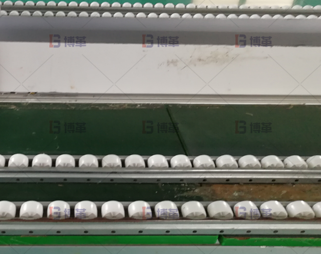 電子制造一般體積較小，使用精益管搭建貨架和無動力滑動部件，節(jié)約成本，提高效率。